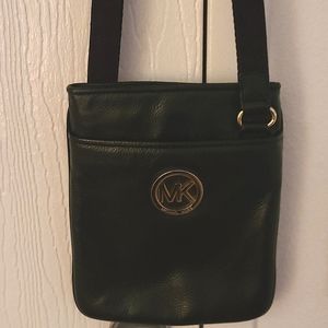 Michael kors black leather small crossbody bag